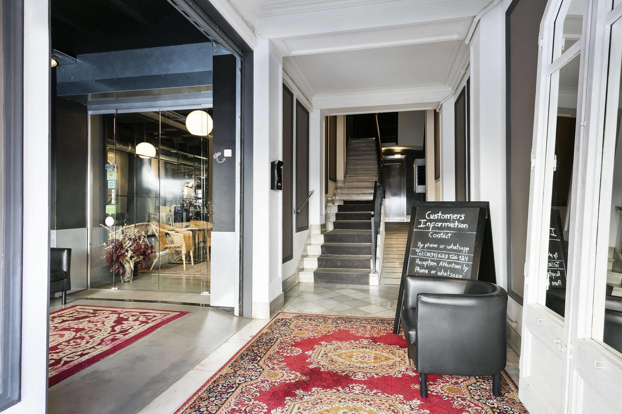 ברצלונה Fira Apartments By Gaiarooms מראה חיצוני תמונה