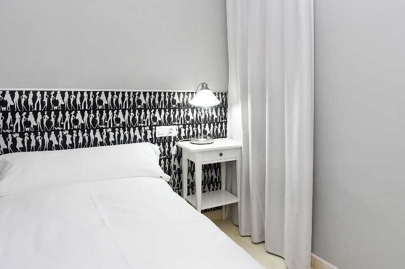 ברצלונה Fira Apartments By Gaiarooms מראה חיצוני תמונה